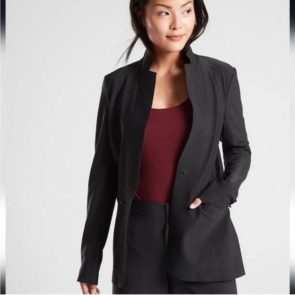 NWOT Athleta Interstellar Blazer, Black in size 16